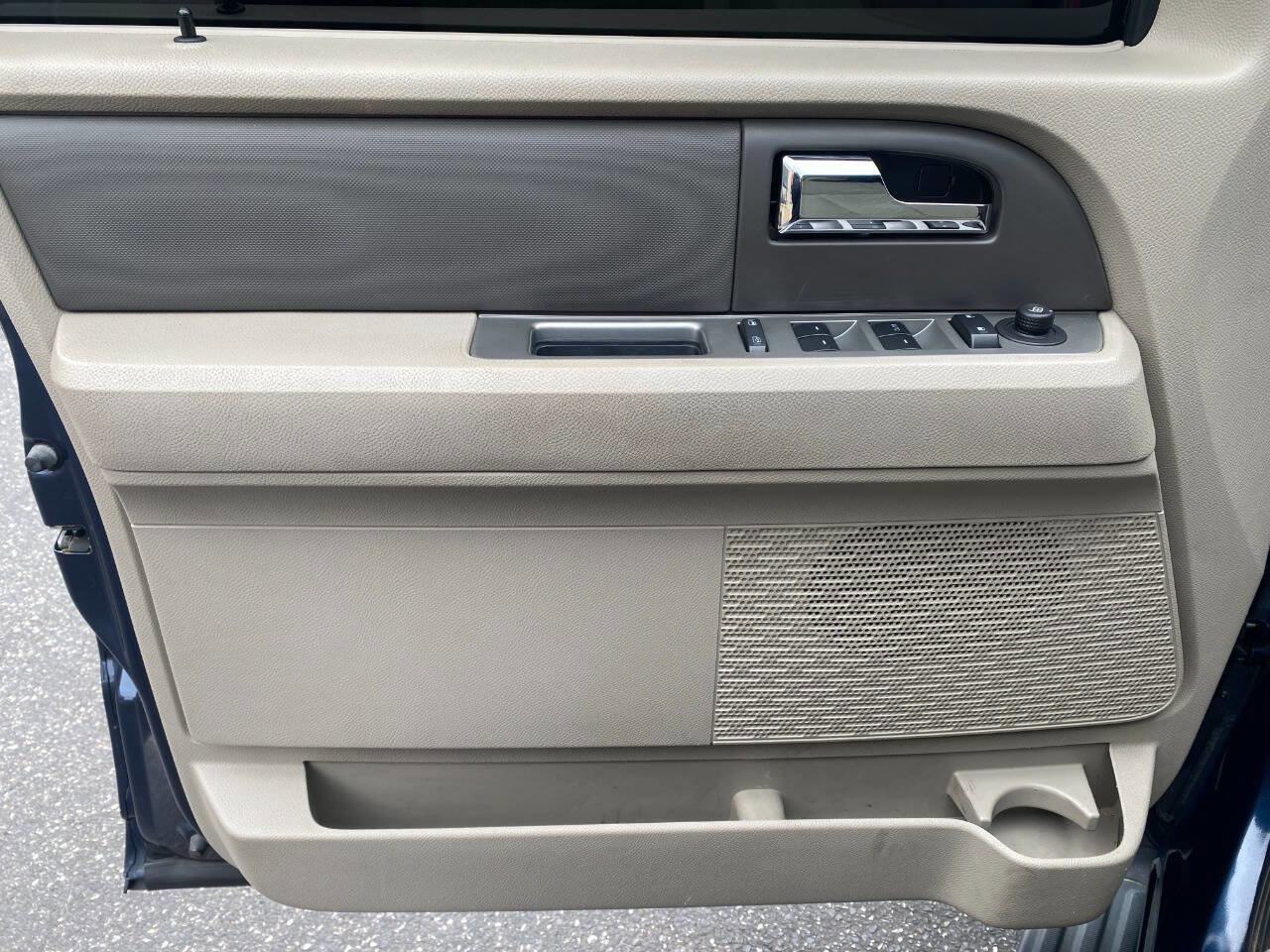 Used 2014 Ford Expedition XL image 11