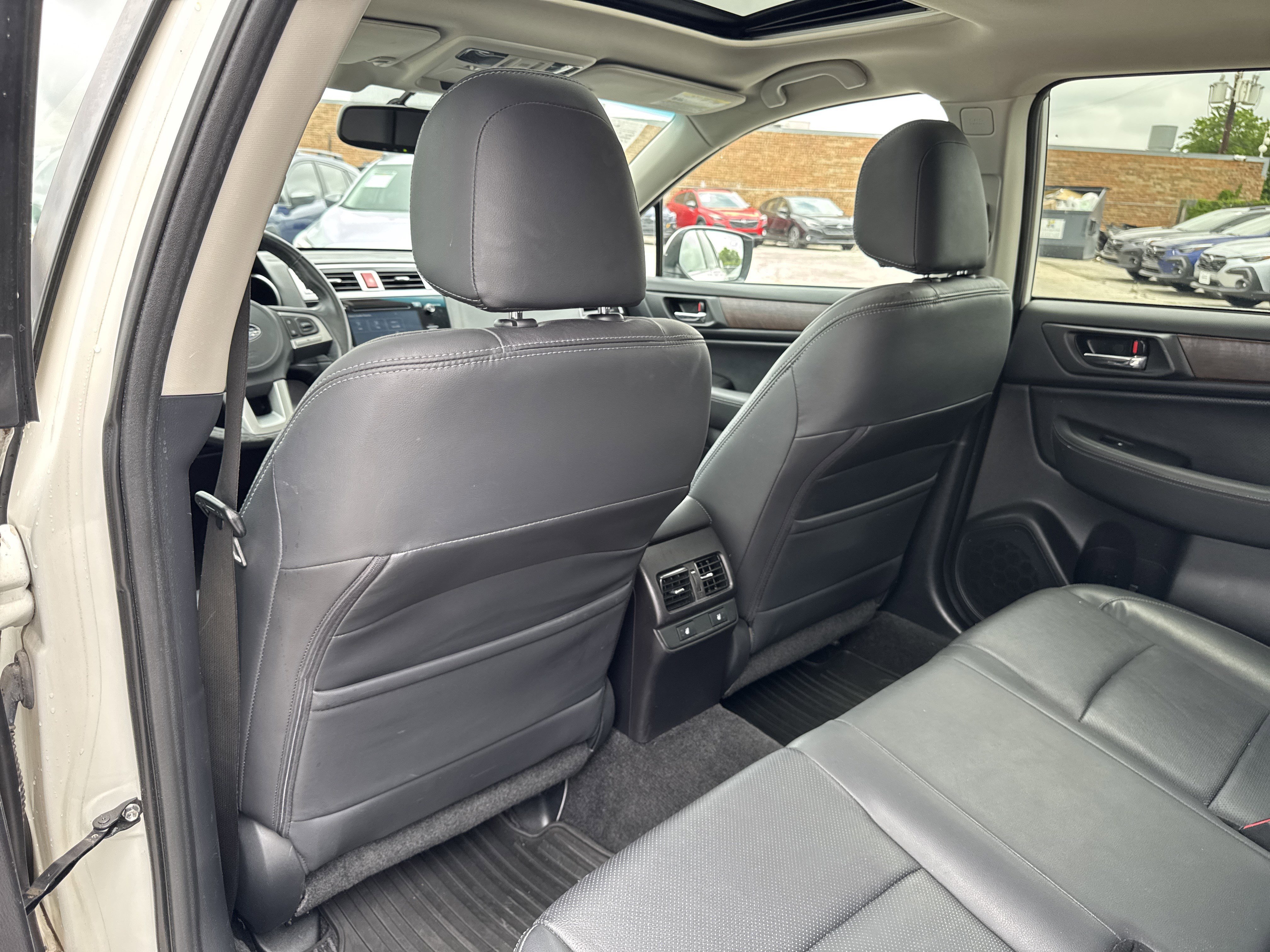 Used 2015 Subaru Outback 3.6R Limited AWD/4WD image 30