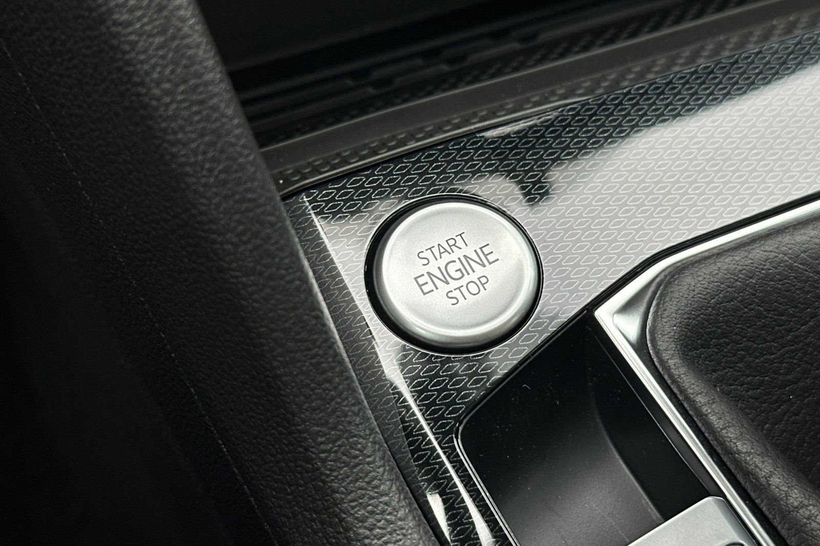 New 2026 Volkswagen Taos SE FWD image 22