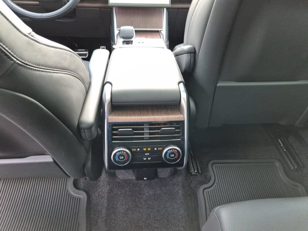 Used 2024 Land Rover Range Rover Long Wheelbase SE AWD/4WD image 32
