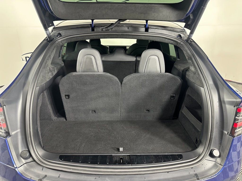 Used 2022 Tesla Model X image 8