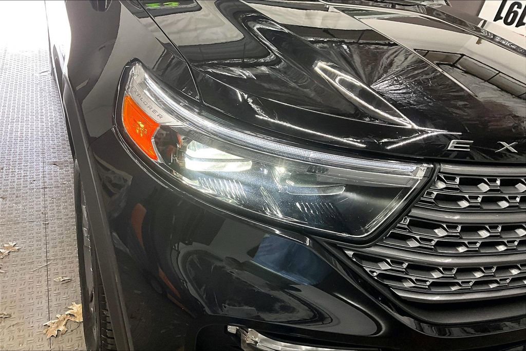 Used 2023 Ford Explorer XLT w/ Equipment Group 202A image 31
