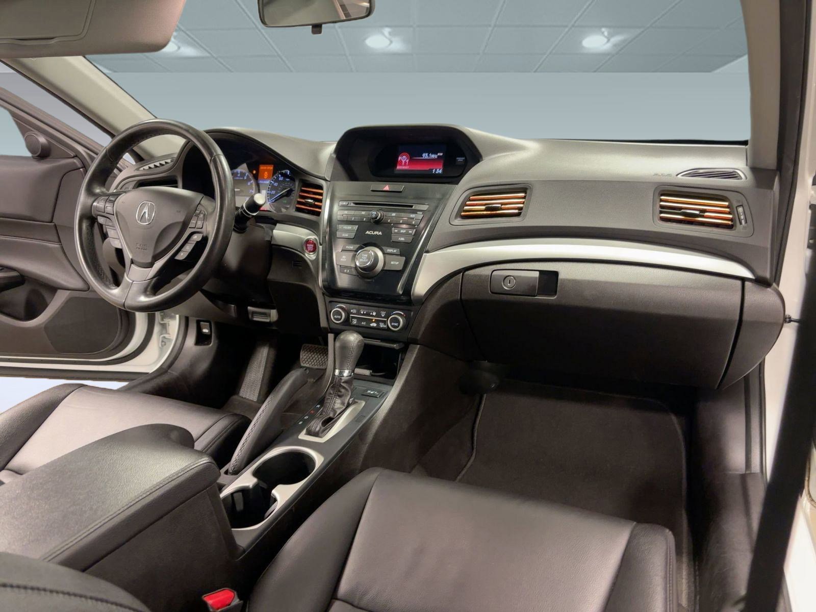 Used 2018 Acura ILX w/ Special Edition Package image 29