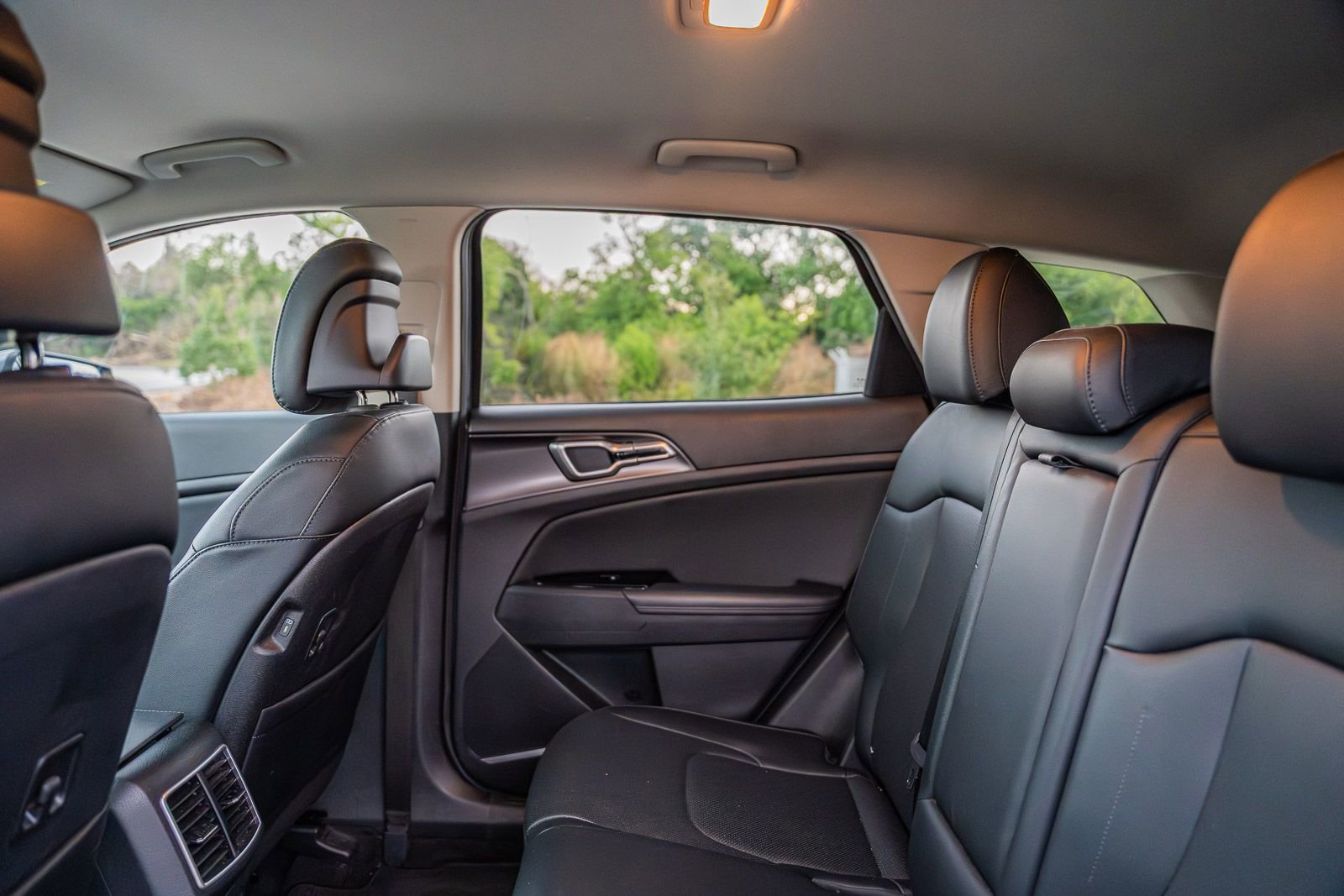 Used 2023 Kia Sportage EX image 19