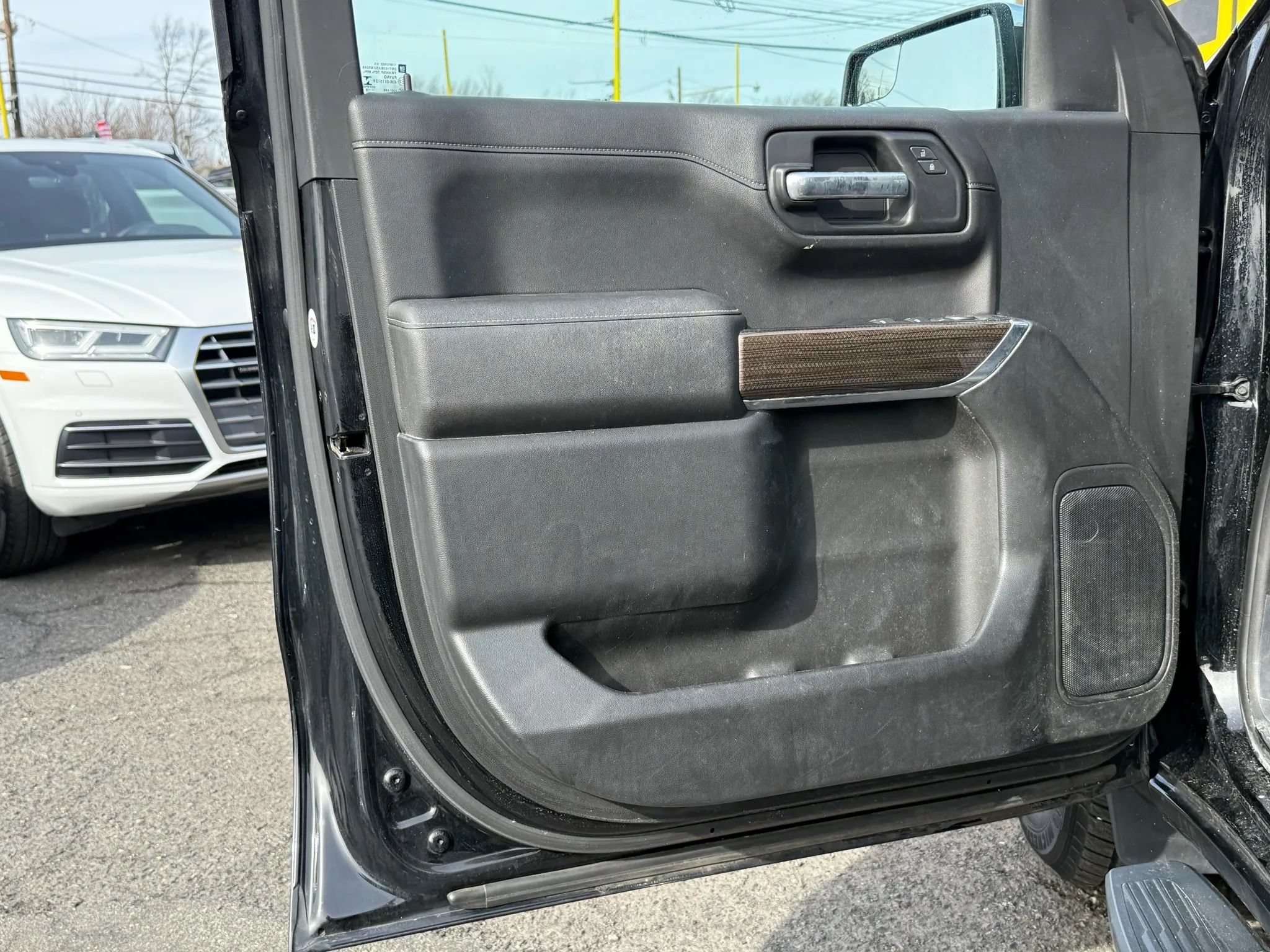 Used 2019 Chevrolet Silverado 1500 LT w/ All-Star Edition AWD/4WD image 7