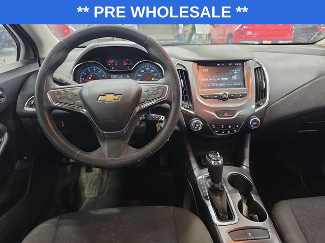 Used 2017 Chevrolet Cruze LT FWD image 5