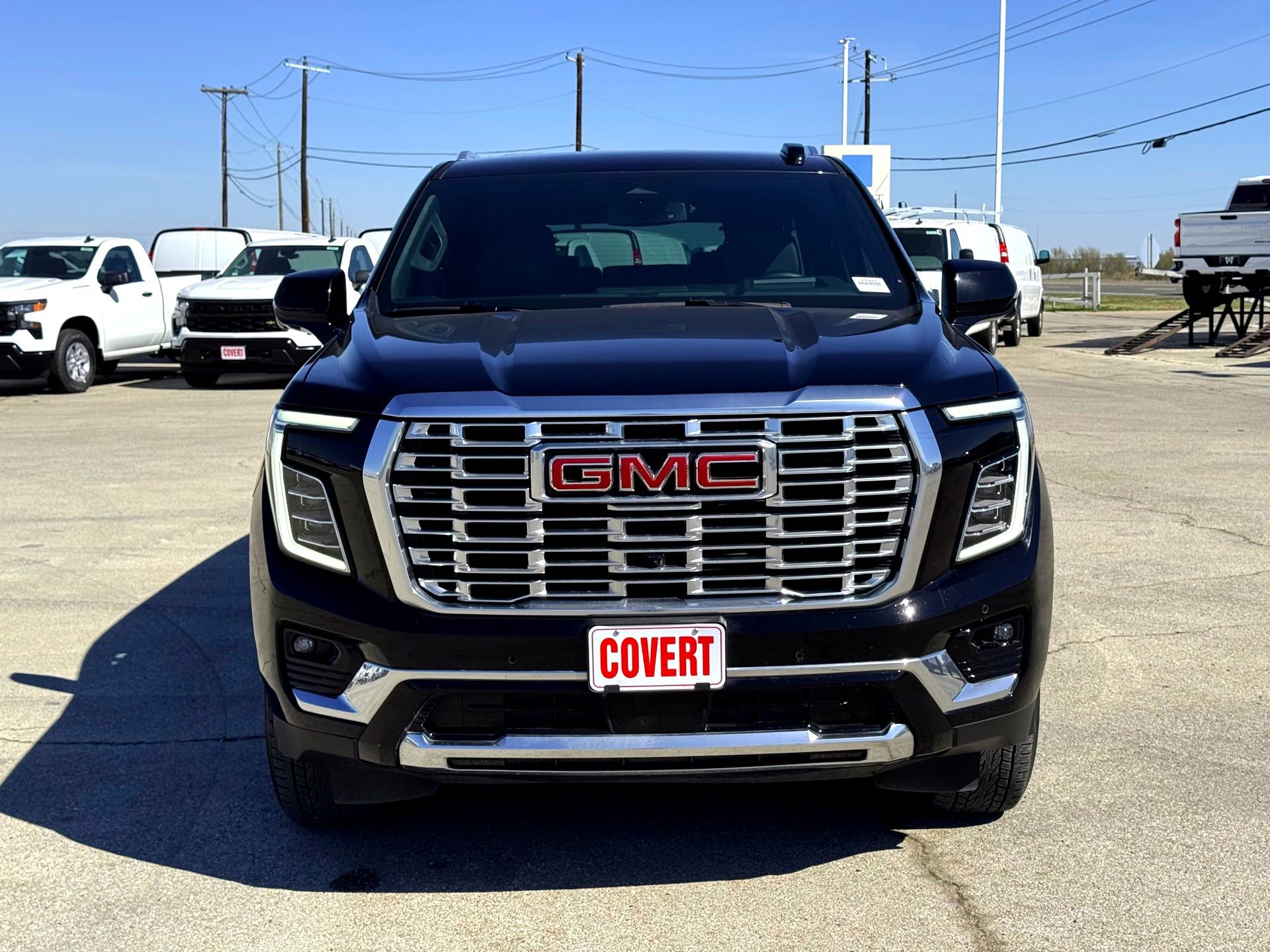 Used 2025 GMC Yukon XL Denali image 3
