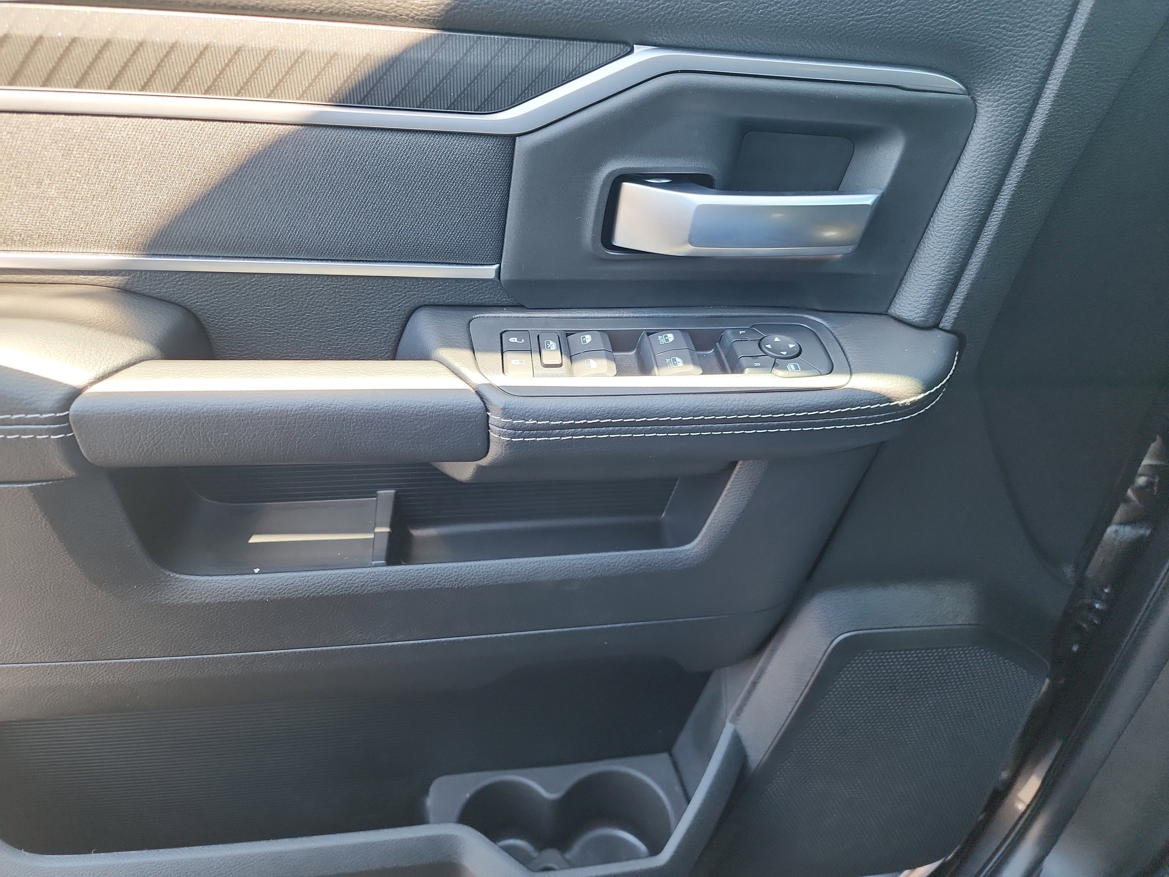 New 2026 RAM 5500 4x4 Crew Cab image 12