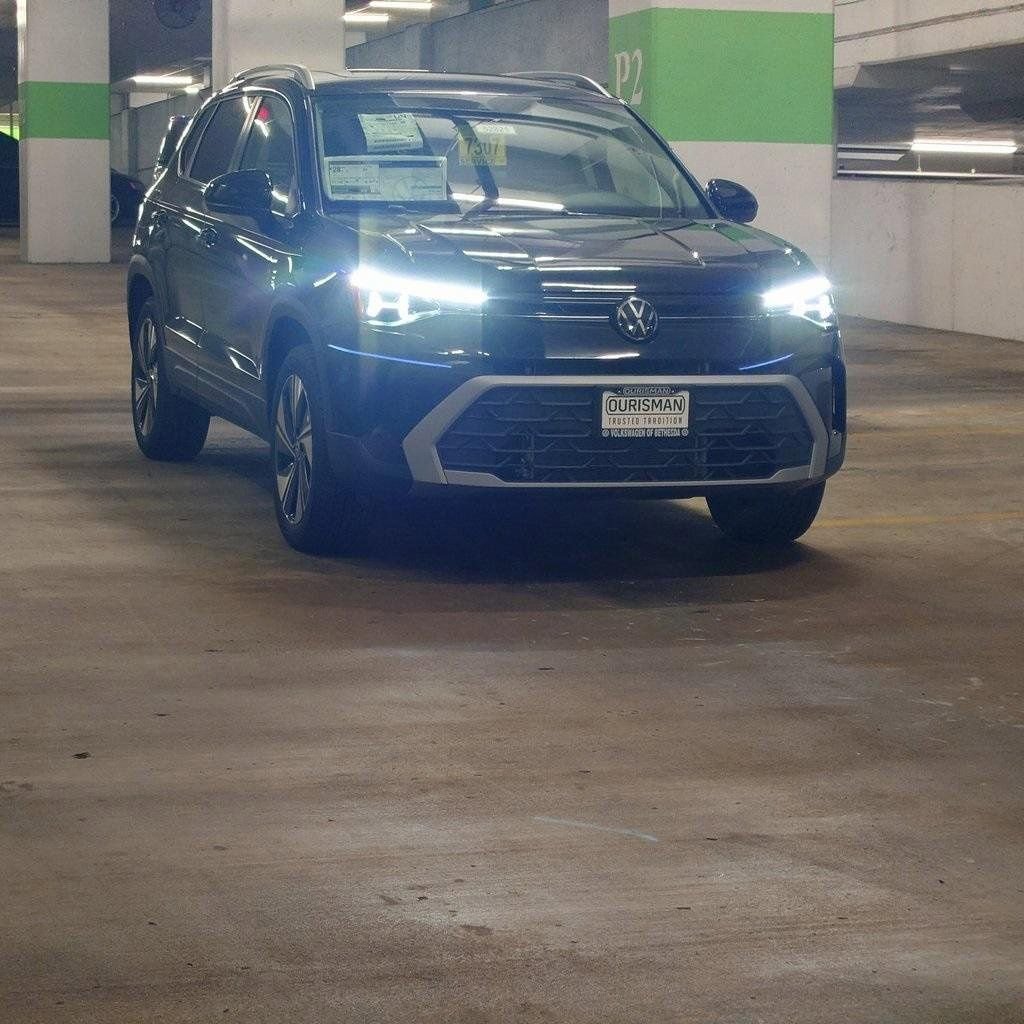 New 2025 Volkswagen Taos SE image 8