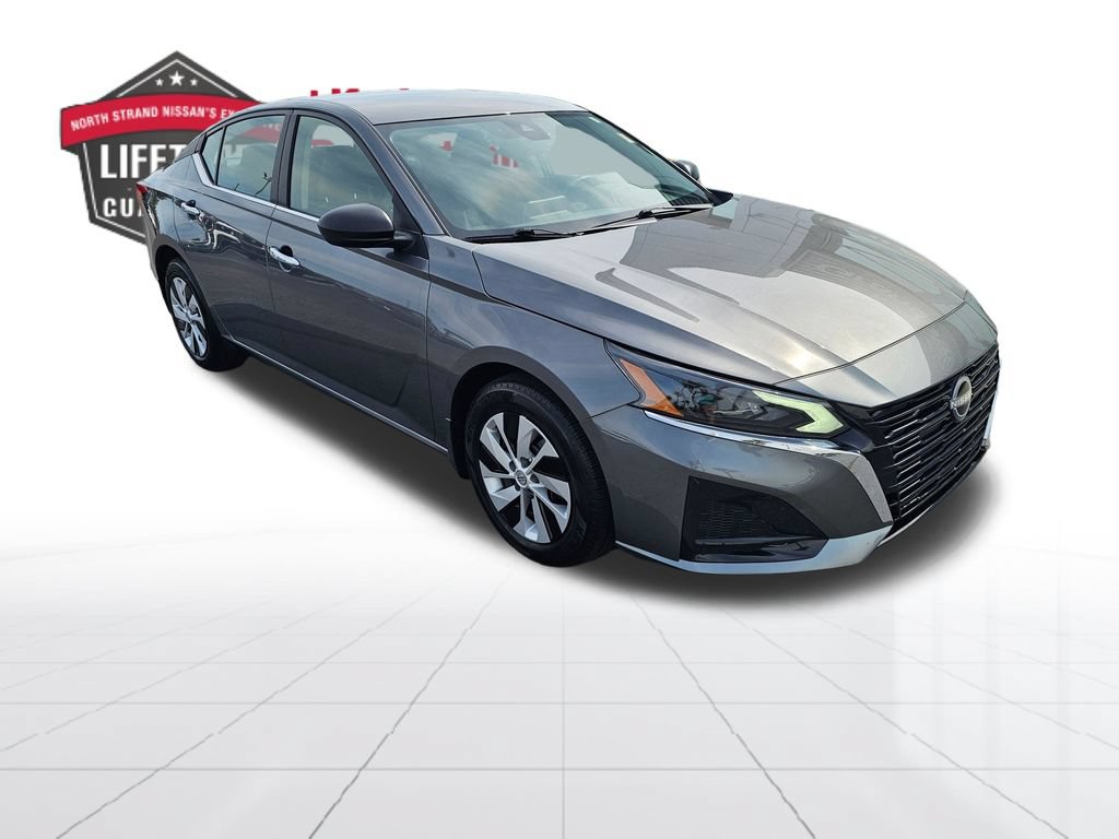 Used 2025 Nissan Altima 2.5 S FWD image 5