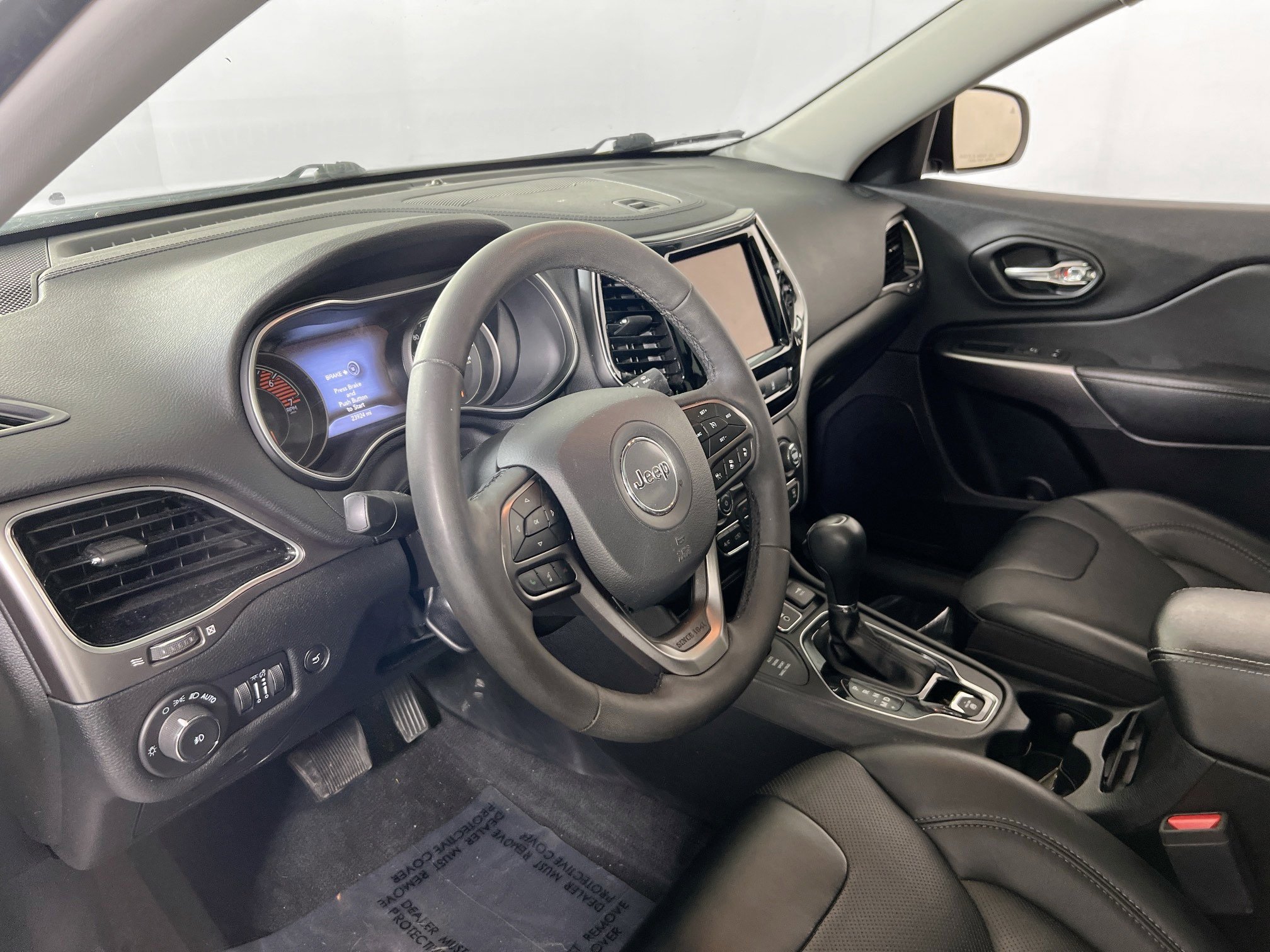 Used 2022 Jeep Cherokee Limited AWD/4WD image 9