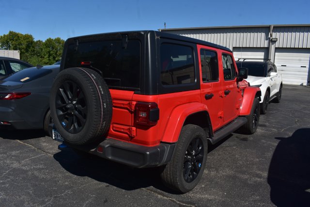 Used 2022 Jeep Wrangler Unlimited Sahara w/ Cold Weather Group AWD/4WD image 3
