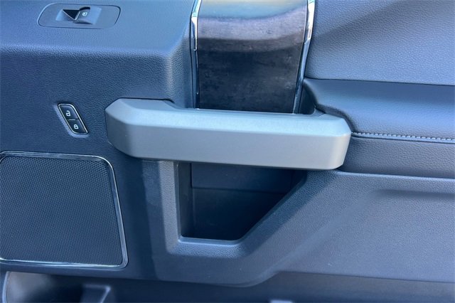 Used 2022 Ford F250 Lariat w/ Black Appearance Package image 19