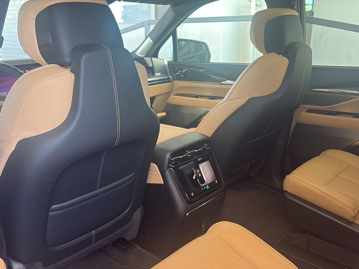 Used 2026 Cadillac Escalade IQ Sport 2 AWD/4WD image 7