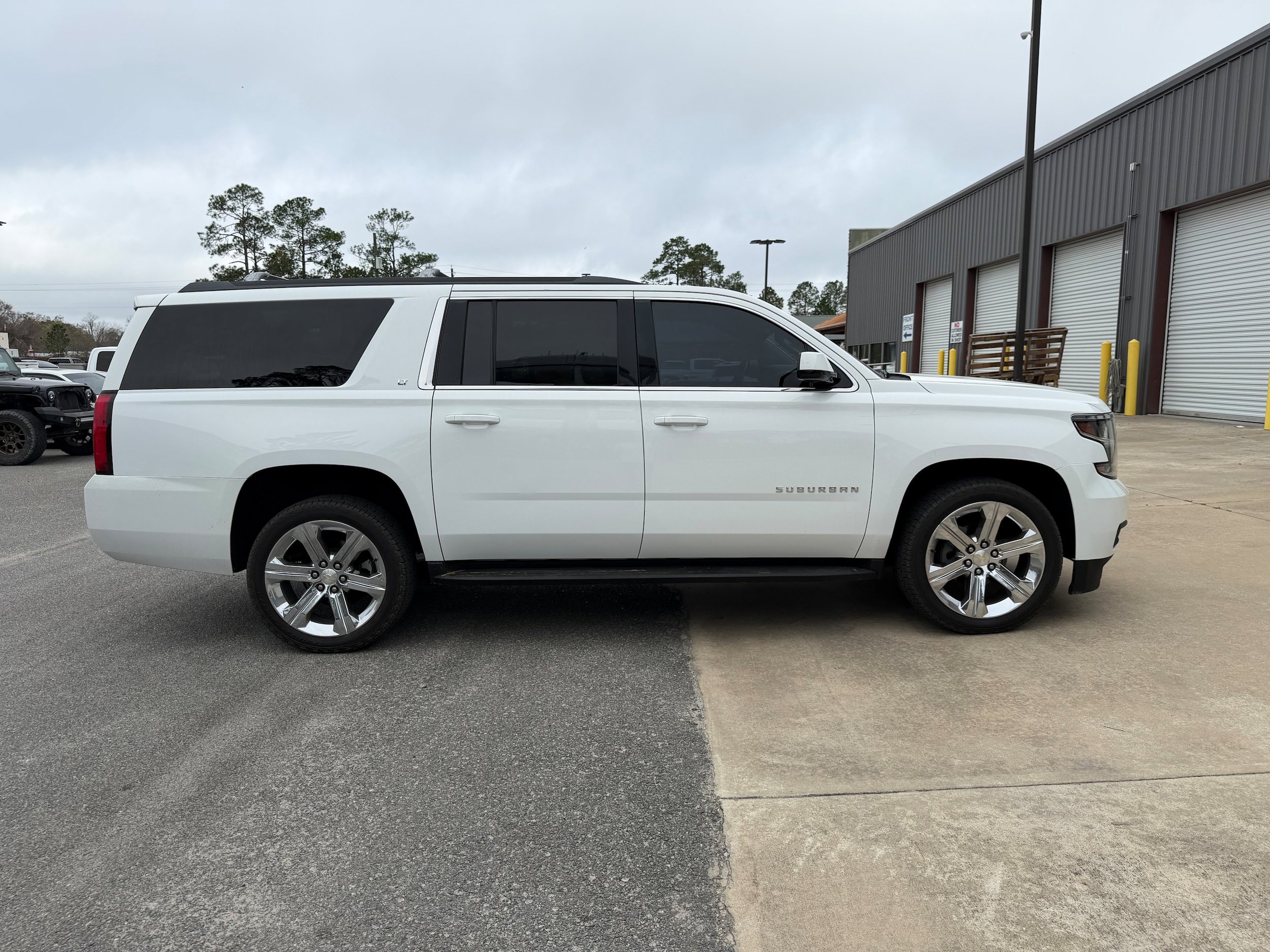 Used 2019 Chevrolet Suburban LT AWD/4WD image 4