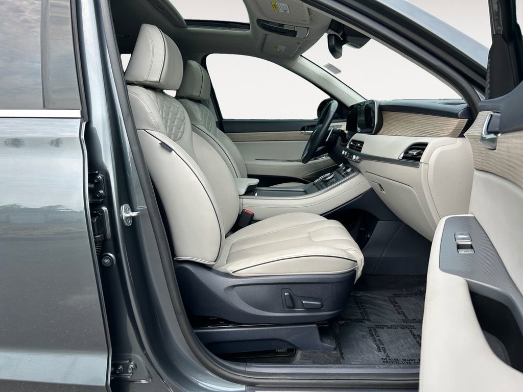 Used 2022 Hyundai Palisade Limited w/ Cargo Package image 11