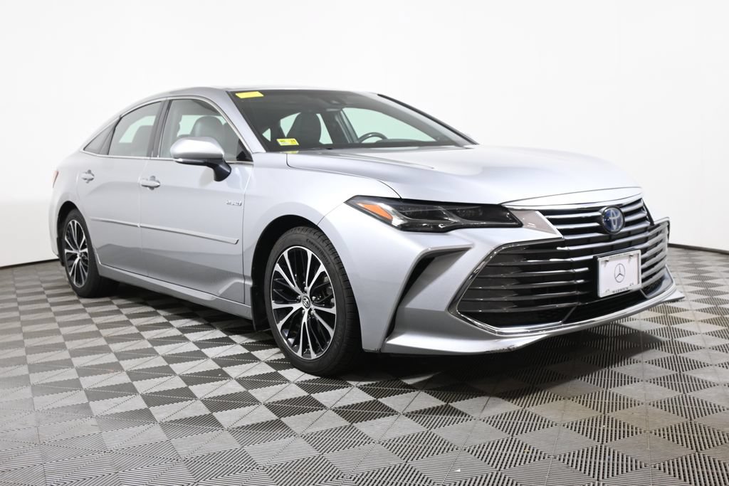 Used 2019 Toyota Avalon Limited FWD image 9
