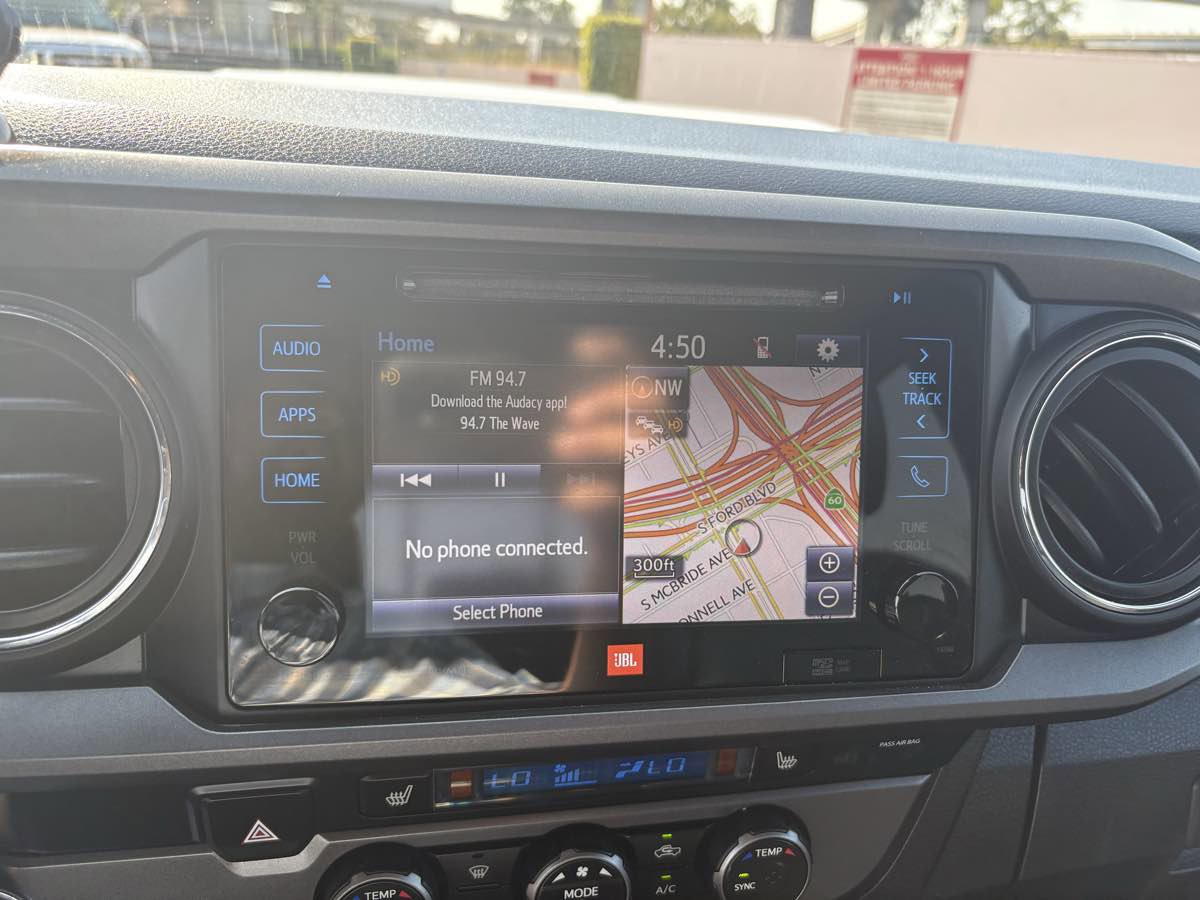 Used 2019 Toyota Tacoma TRD Sport image 30