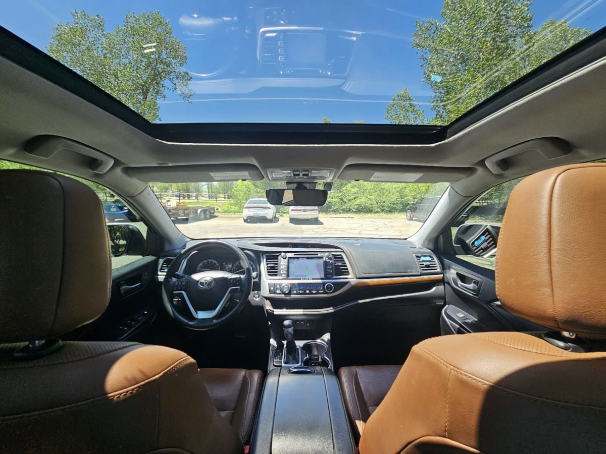 Used 2019 Toyota Highlander Limited Platinum AWD/4WD image 48