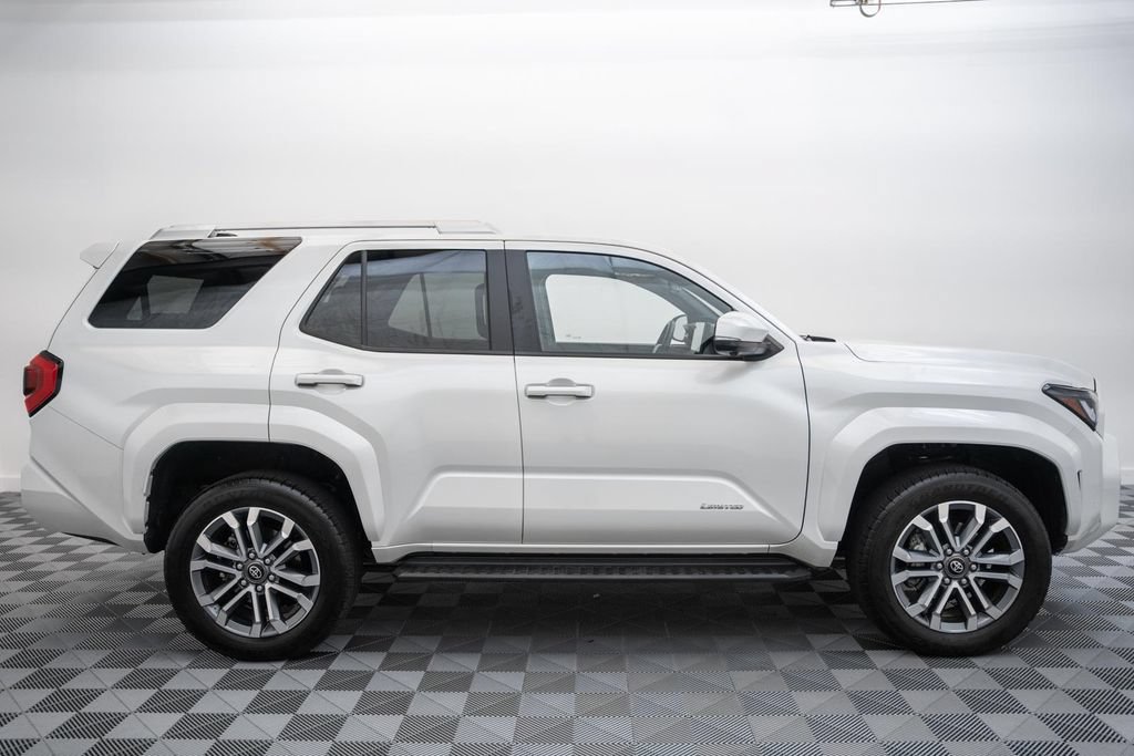 Used 2025 Toyota 4Runner Limited AWD/4WD image 4