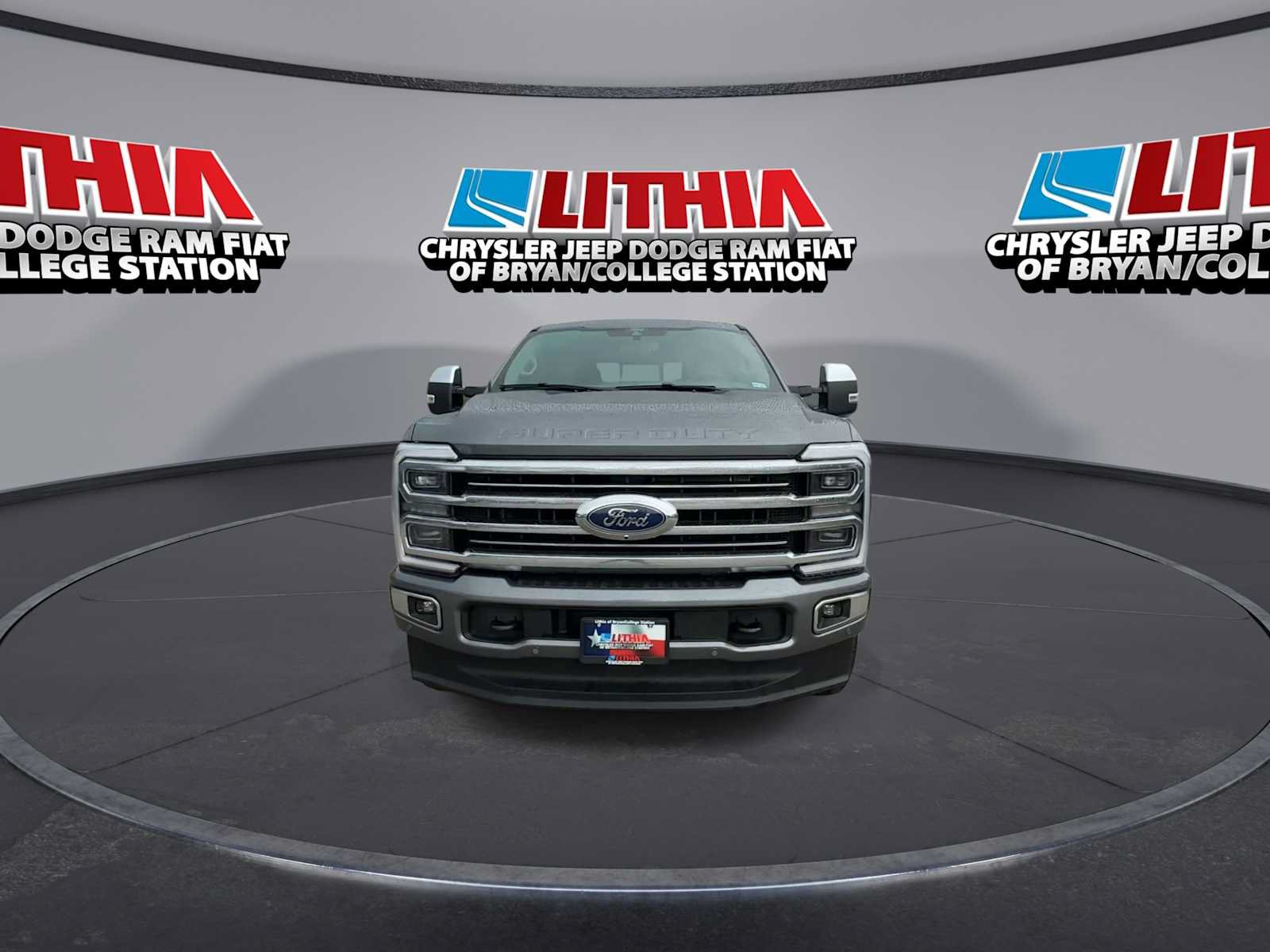 Used 2025 Ford F250 Platinum w/ Platinum Plus Package AWD/4WD image 3