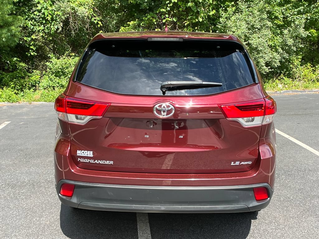 Used 2018 Toyota Highlander Plus AWD/4WD image 4