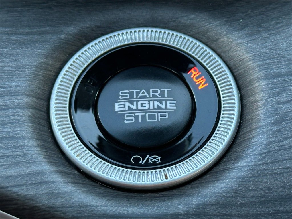 Used 2024 Jeep Grand Cherokee Limited image 30