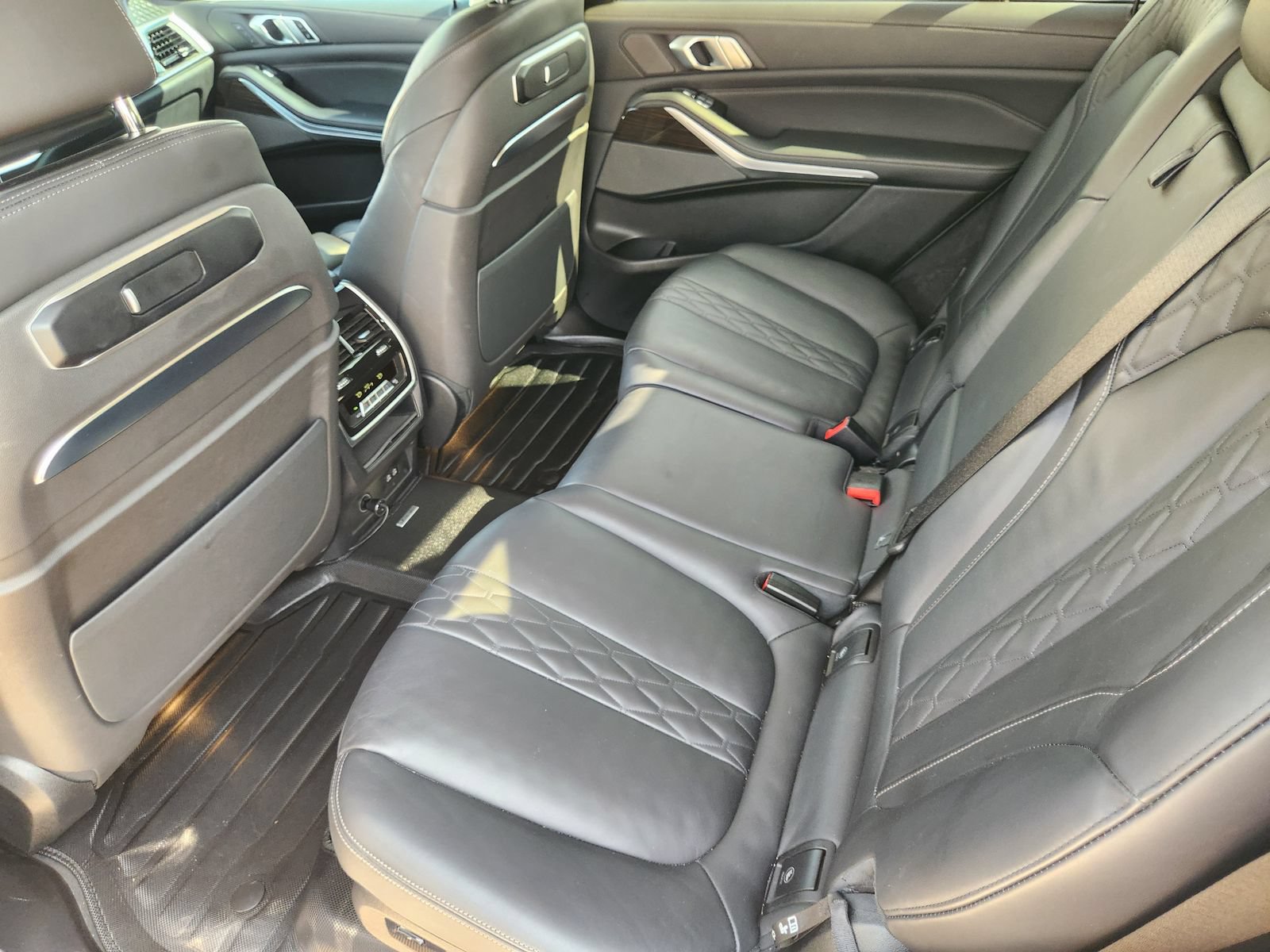 Used 2023 BMW X7 xDrive40i AWD/4WD image 33