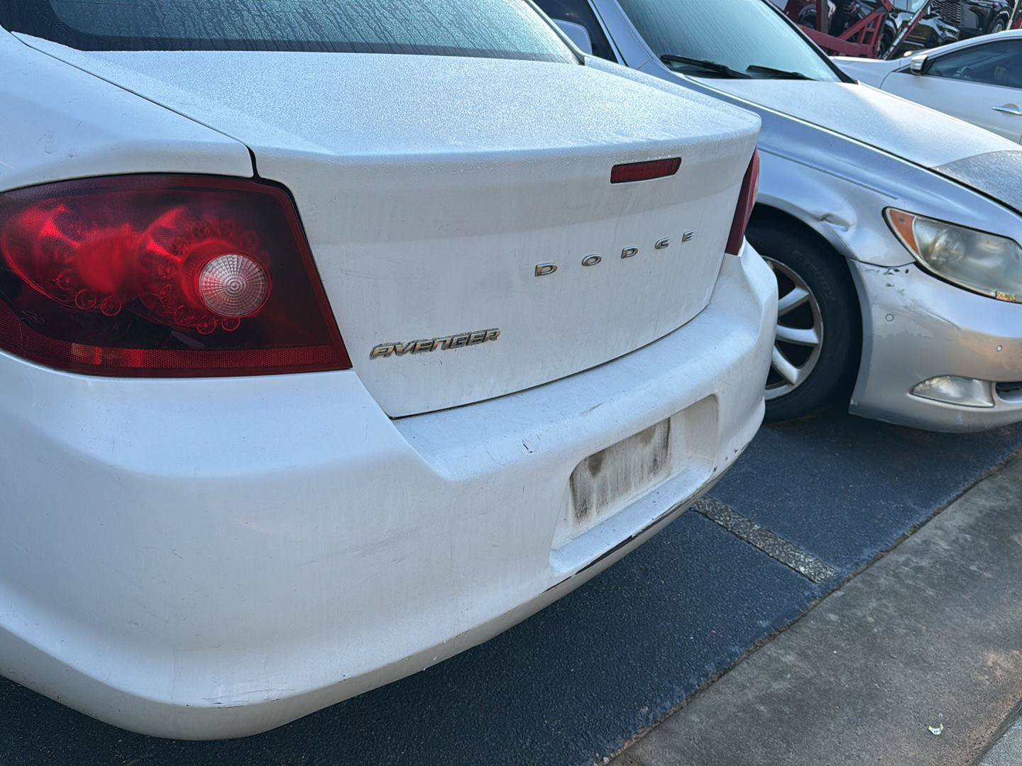 Used 2012 Dodge Avenger SE image 8