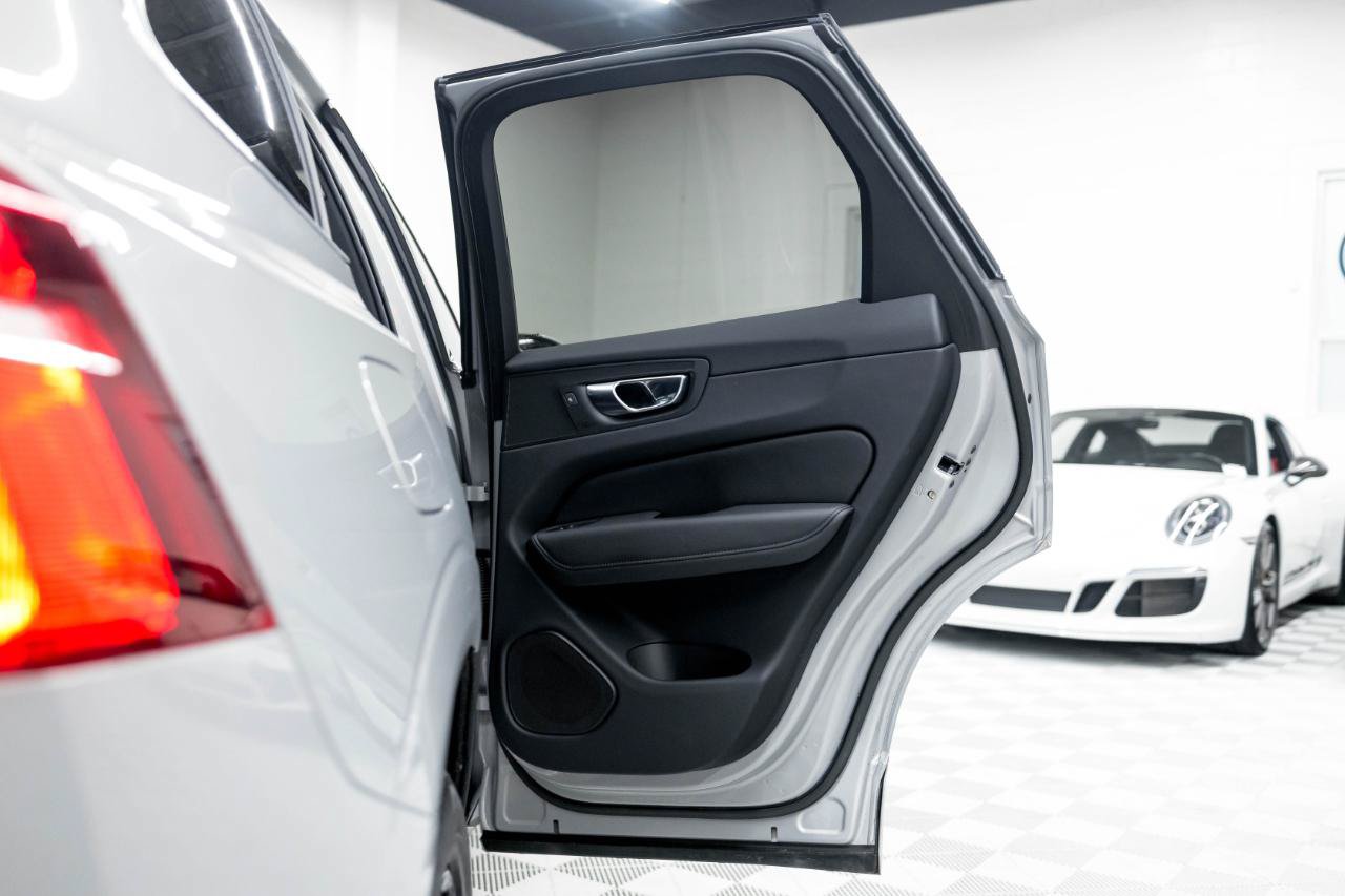 Used 2022 Volvo XC60 B5 Momentum w/ Climate Package FWD image 56