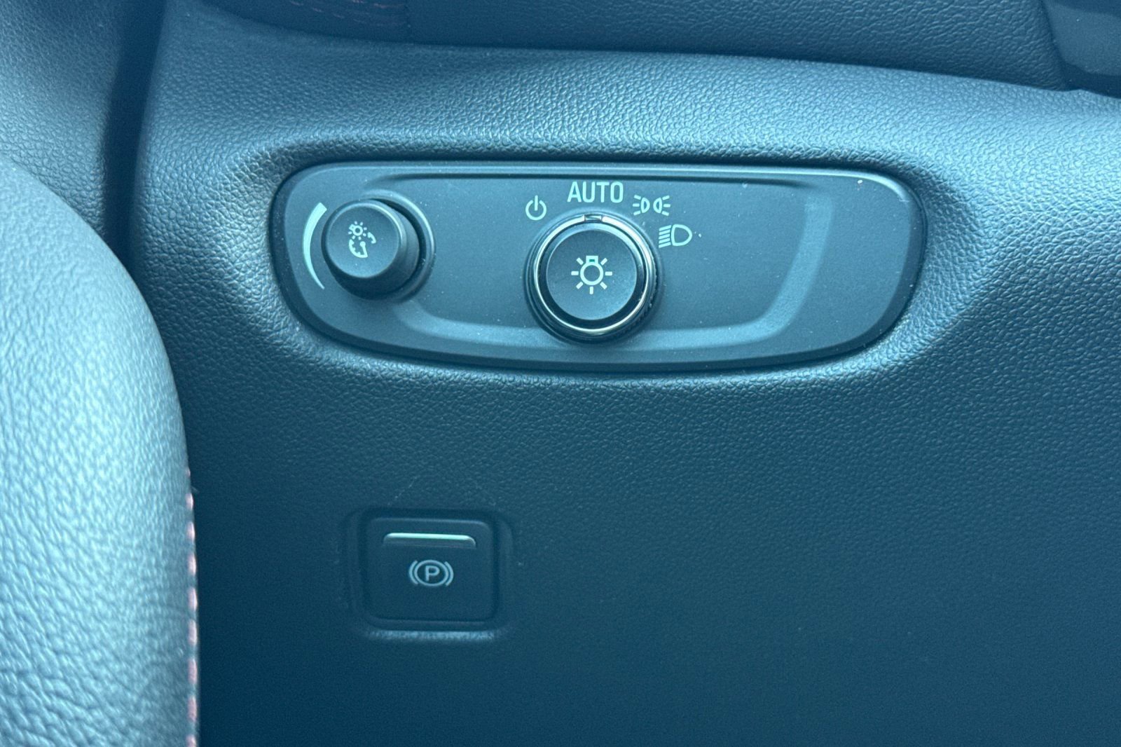 Used 2021 Chevrolet Blazer RS w/ Driver Confidence II Package image 43