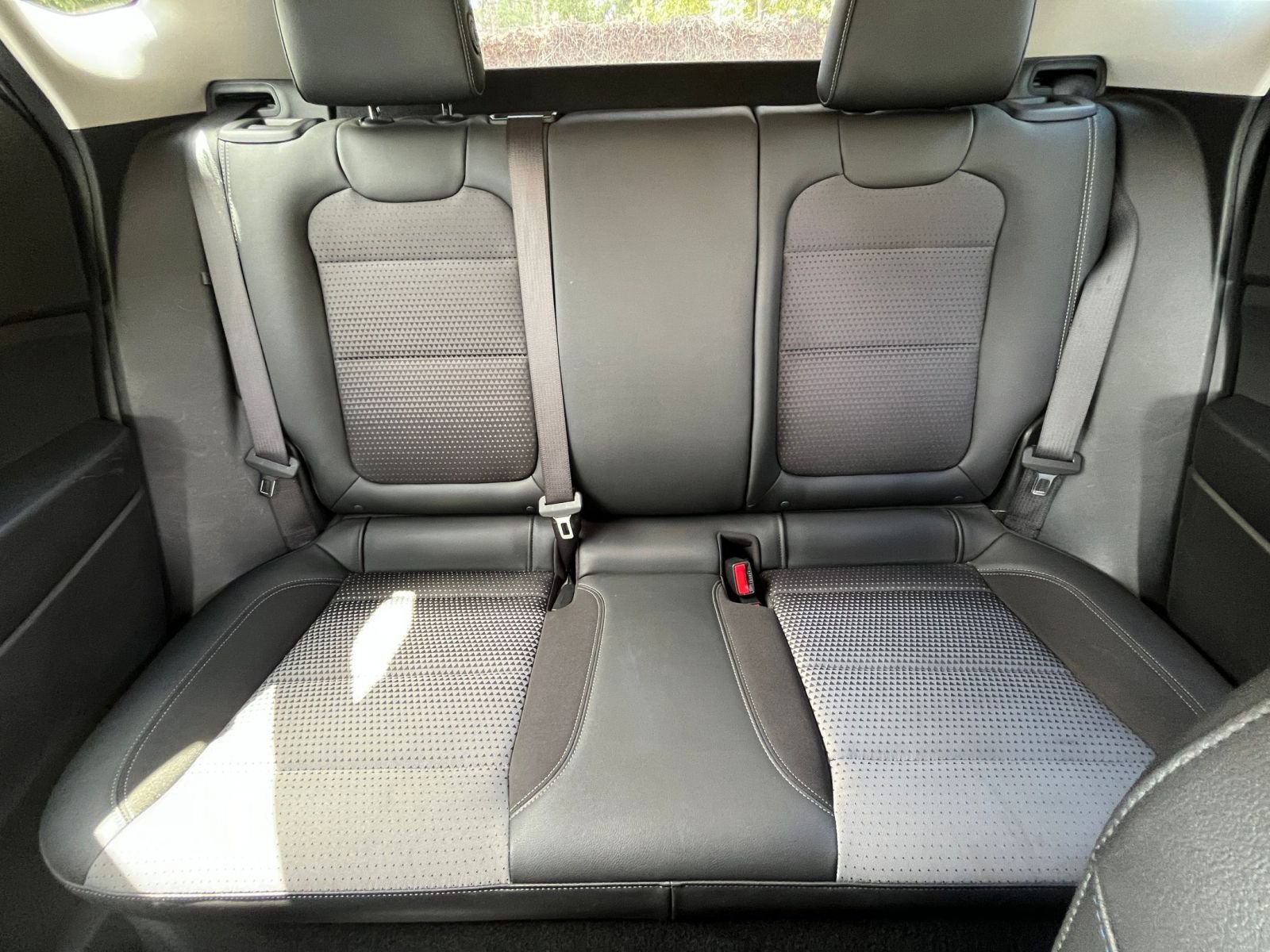 Used 2025 Chevrolet Trax LT FWD image 37
