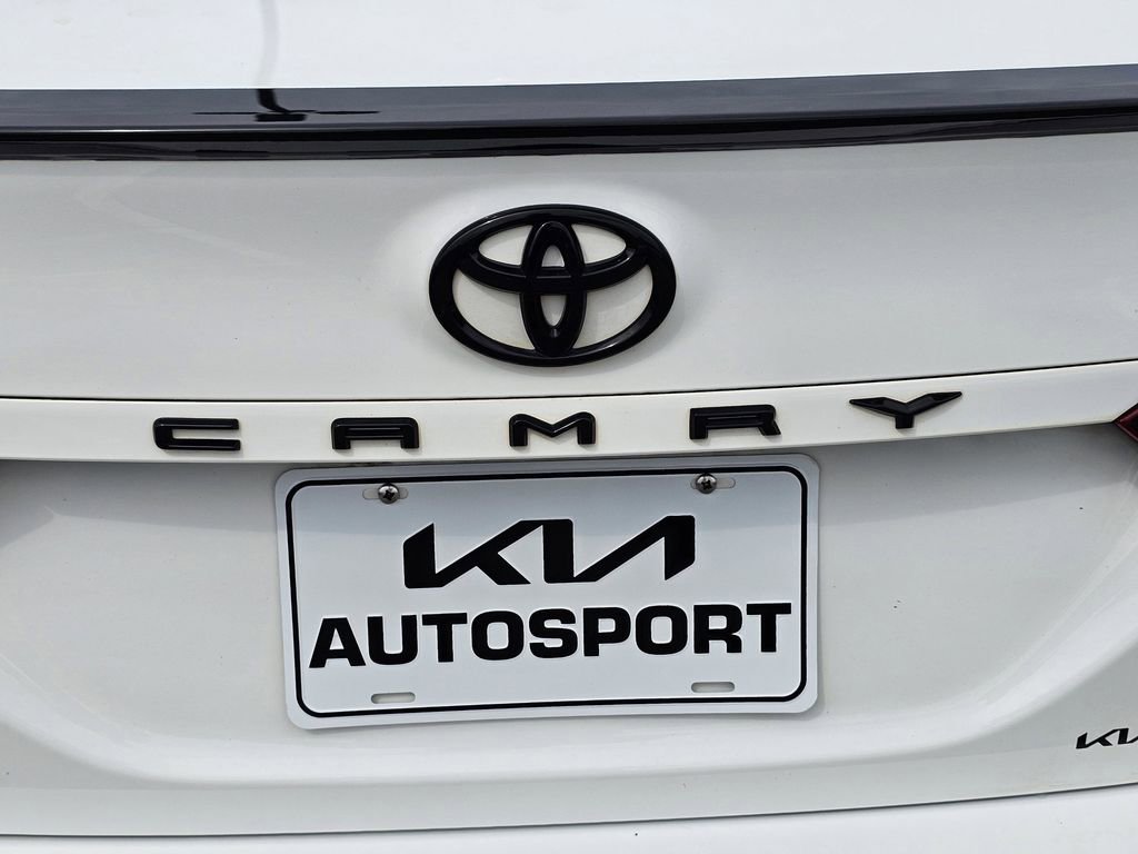 Used 2023 Toyota Camry SE image 11