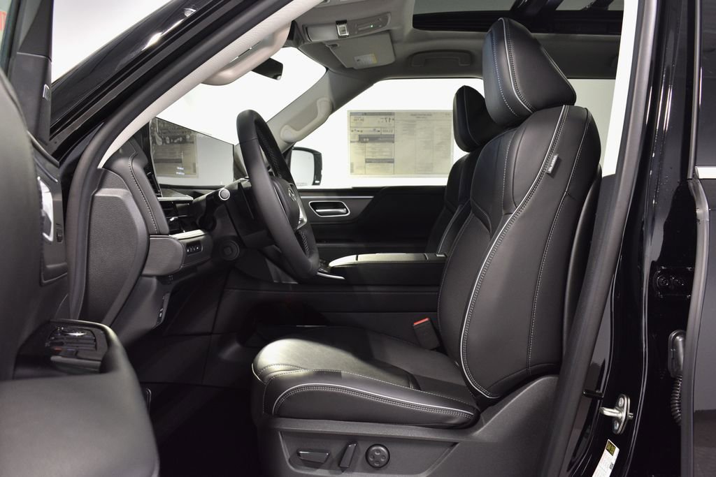 New 2026 INFINITI QX80 Luxe image 11