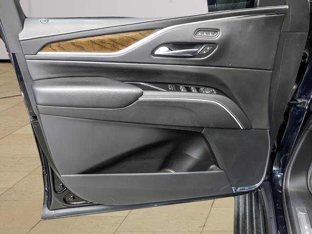 Used 2023 Cadillac Escalade Sport Platinum w/ LPO, ONYX Package image 28