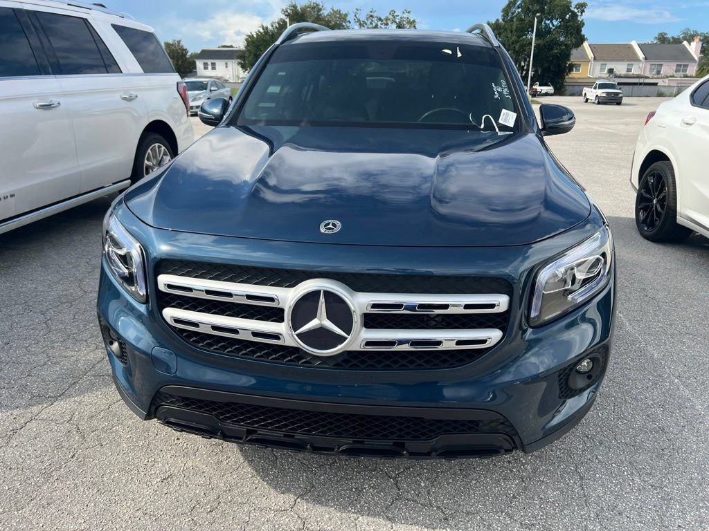 Used 2023 Mercedes-Benz GLB 250 4MATIC w/ Premium Package image 8