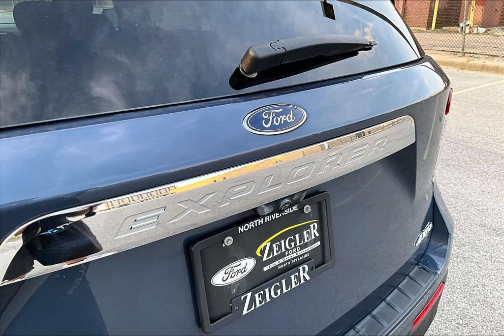 Used 2021 Ford Explorer XLT w/ Class III Trailer Tow Package AWD/4WD image 8