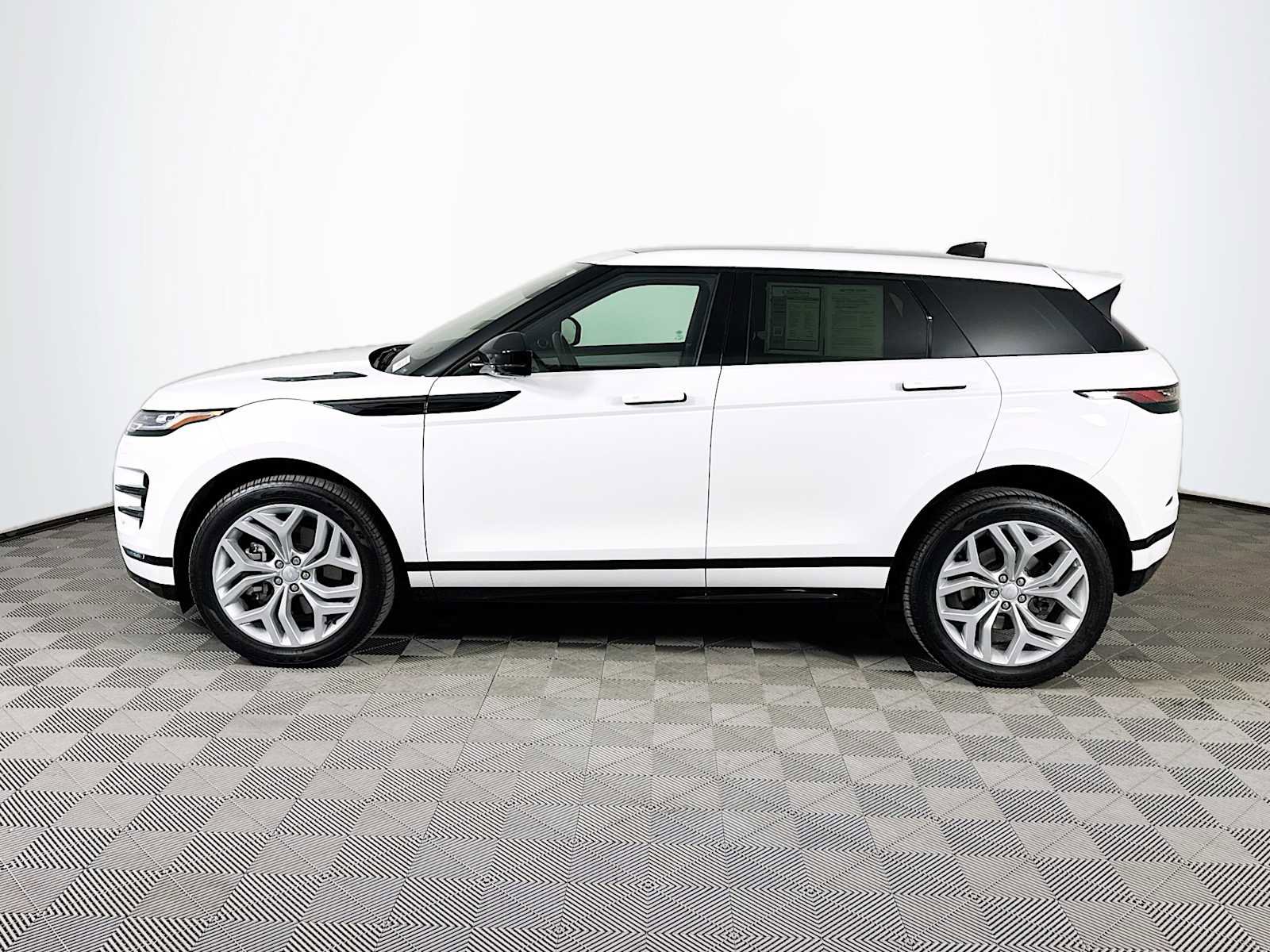 Used 2023 Land Rover Range Rover Evoque R-Dynamic SE image 8