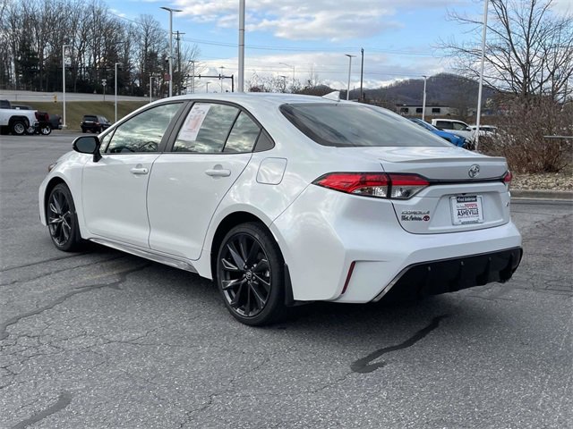 Certified 2025 Toyota Corolla SE image 3