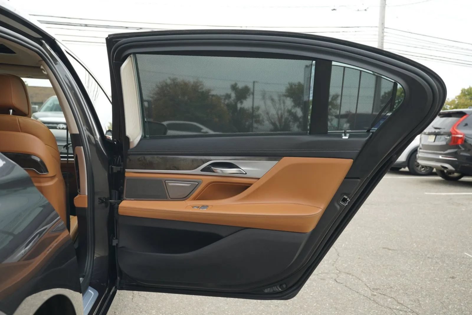 Used 2017 BMW 740i xDrive AWD/4WD image 36