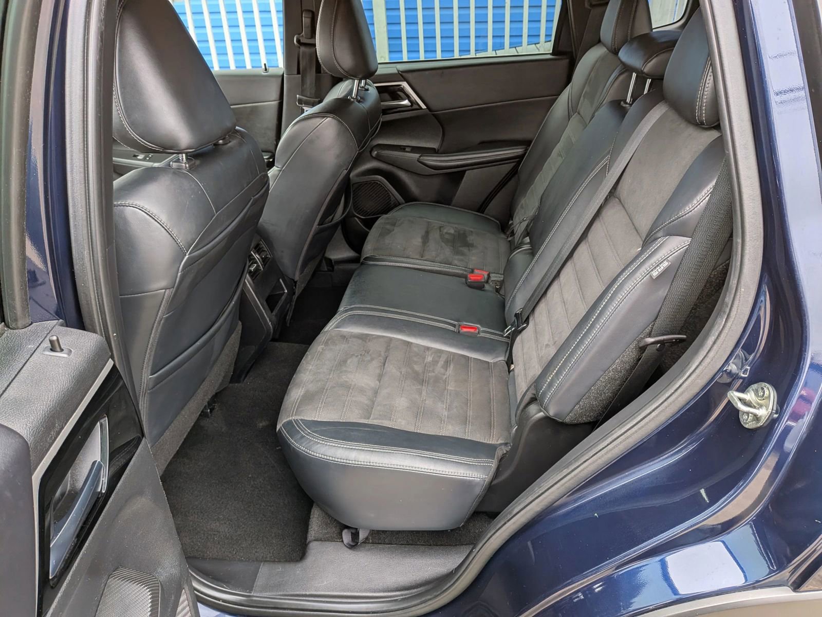 Used 2022 Mitsubishi Outlander SE image 26