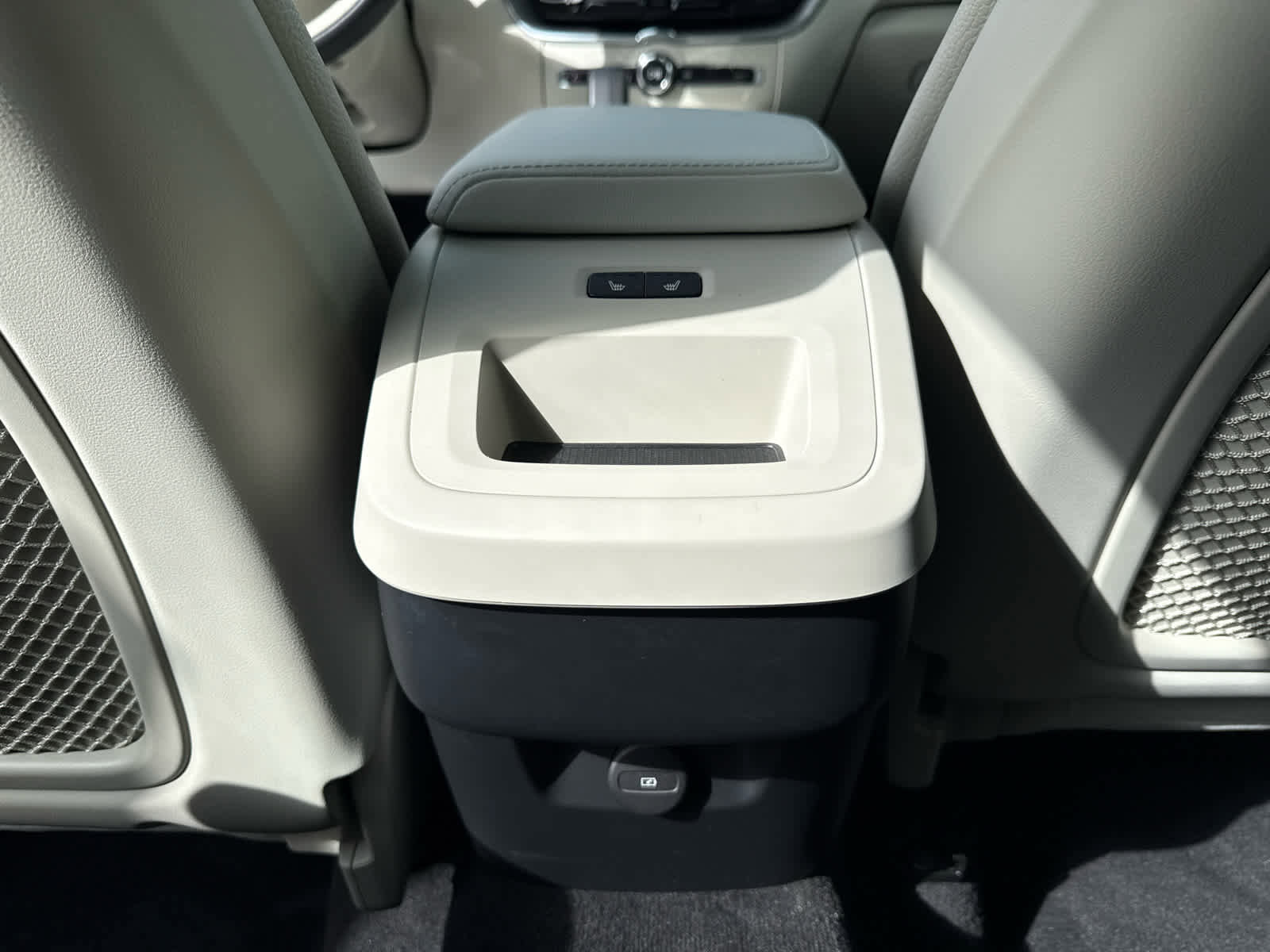 Used 2023 Volvo XC60 B5 Core w/ Climate Package image 26