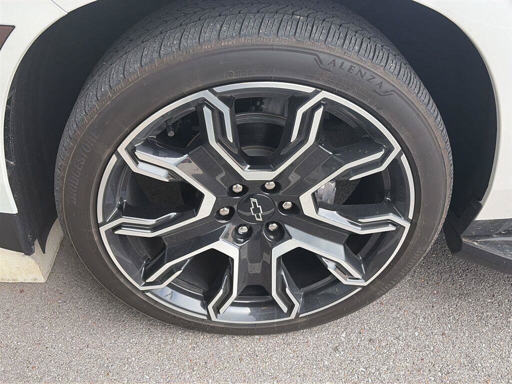 Used 2025 Chevrolet Tahoe RST w/ RST Capability Package AWD/4WD image 13