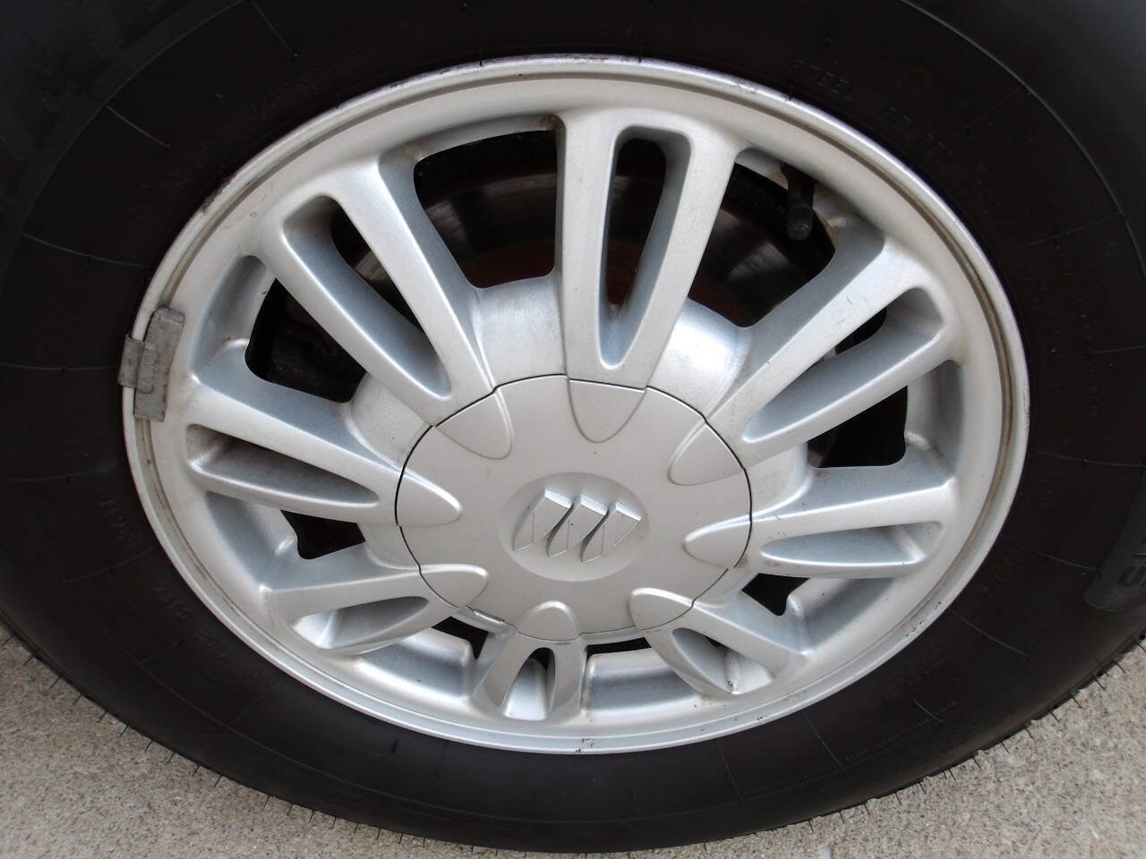 Used 2004 Buick Le Sabre Custom FWD image 24