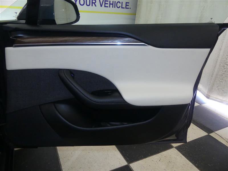 Used 2022 Tesla Model S image 24