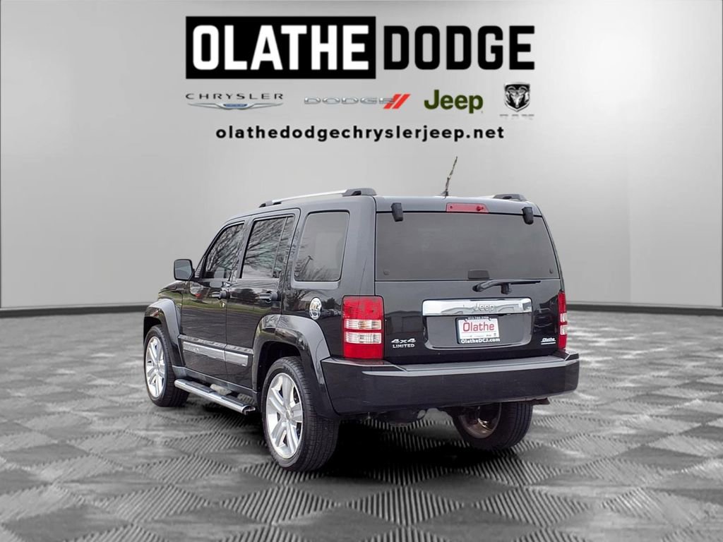Used 2012 Jeep Liberty Limited Jet w/ Chrome Accents Group image 3