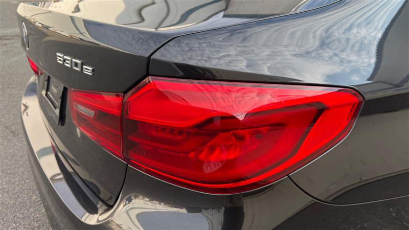 Used 2018 BMW 530e RWD image 17