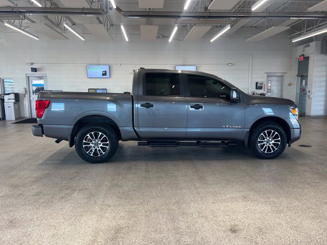 Used 2023 Nissan Titan SV w/ SV Convenience Package AWD/4WD image 4