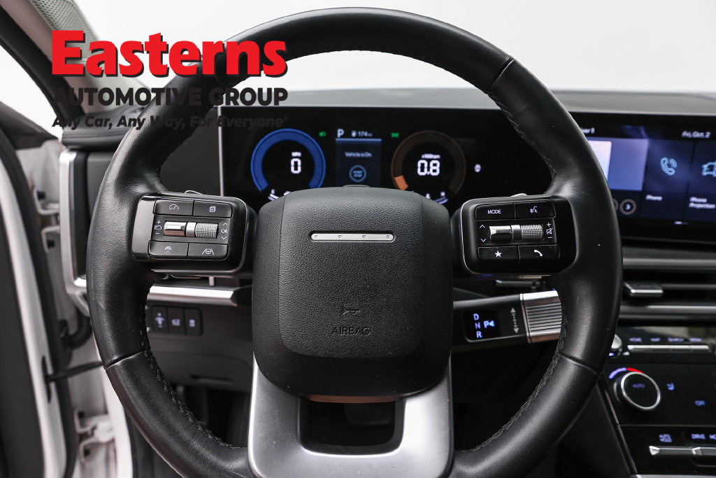 Used 2025 Hyundai Santa Fe SEL FWD image 11