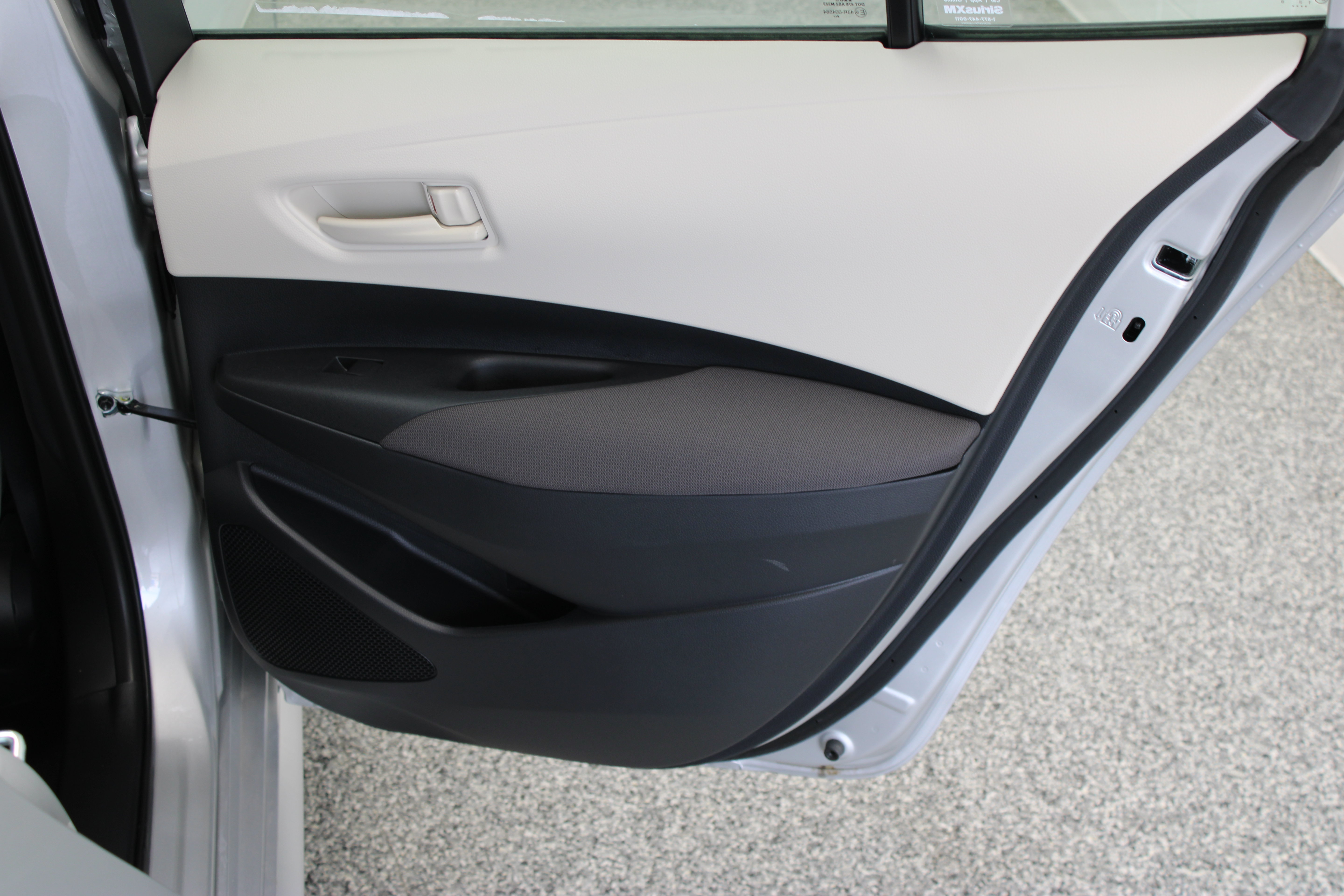 Used 2025 Toyota Corolla LE FWD image 28